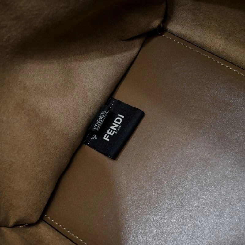 Resilient Fendi Shopping Bags 85255