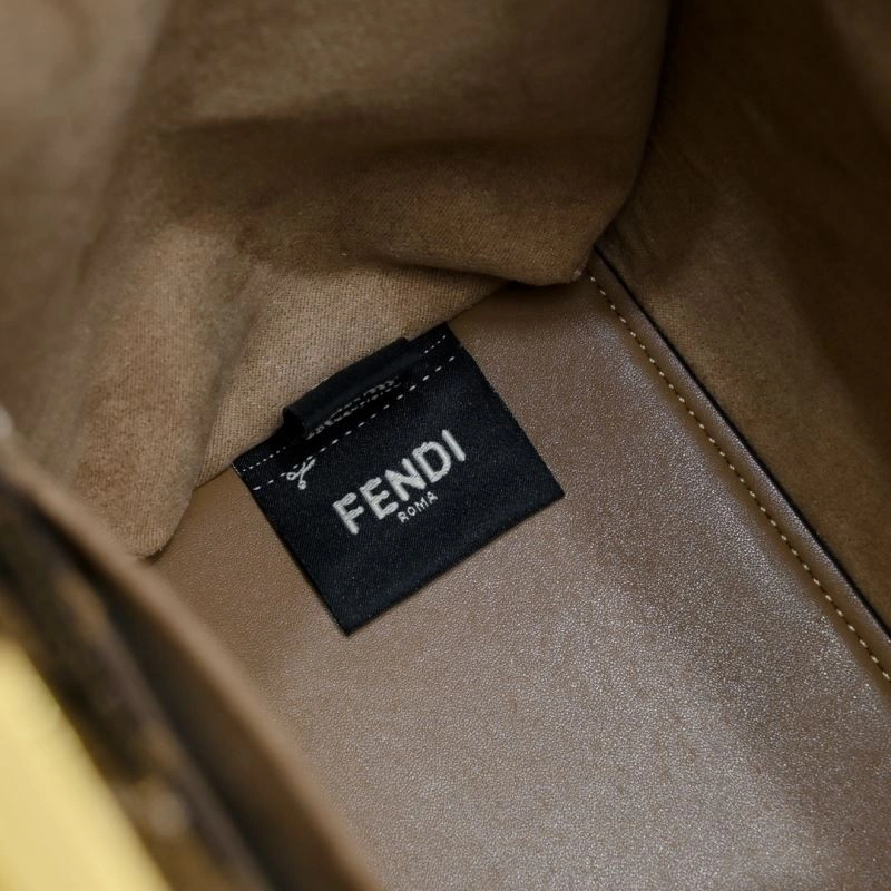 Fendi Shopping Bags RelaxedFit 85140