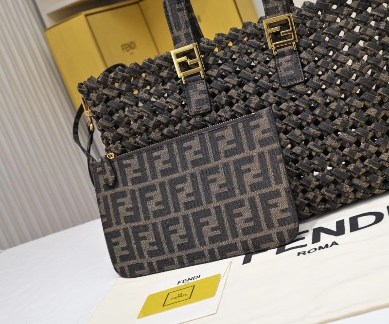Fendi Shopping Bags Sleek 85131