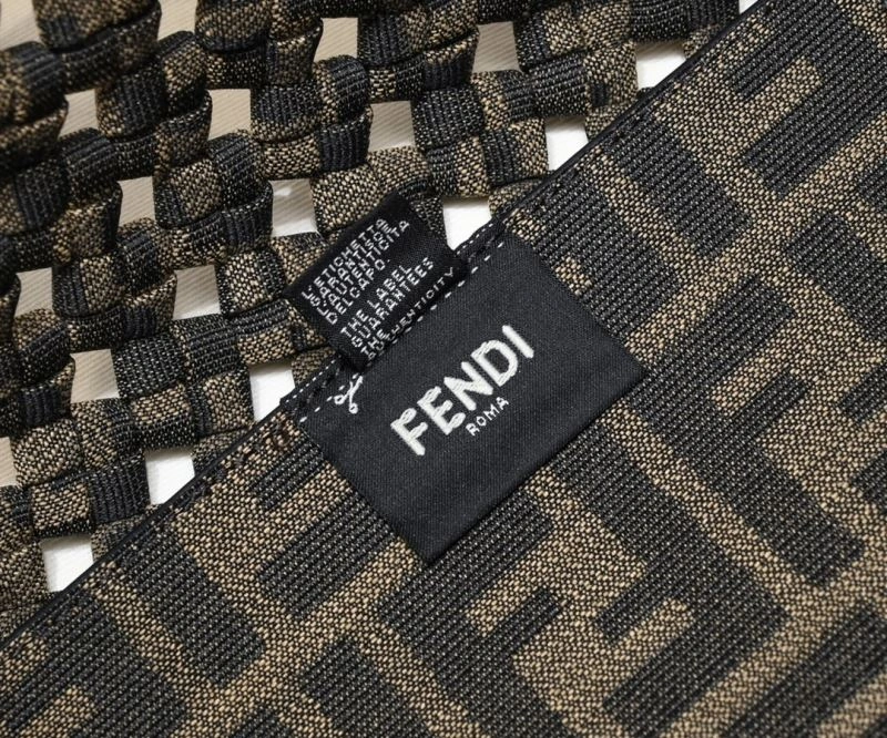 Fendi Shopping Bags Sleek 85131