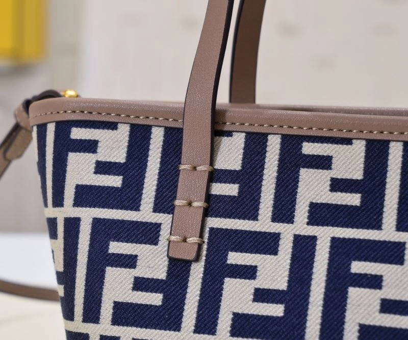 Resilient Fendi Shopping Bags 85159