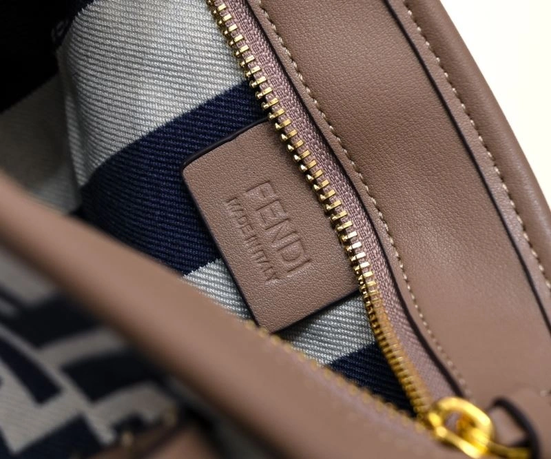 Resilient Fendi Shopping Bags 85159