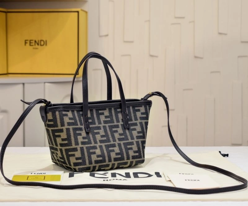ZipUp Fendi Shopping Bags 85125