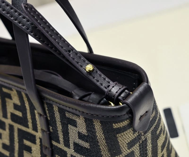 ZipUp Fendi Shopping Bags 85125