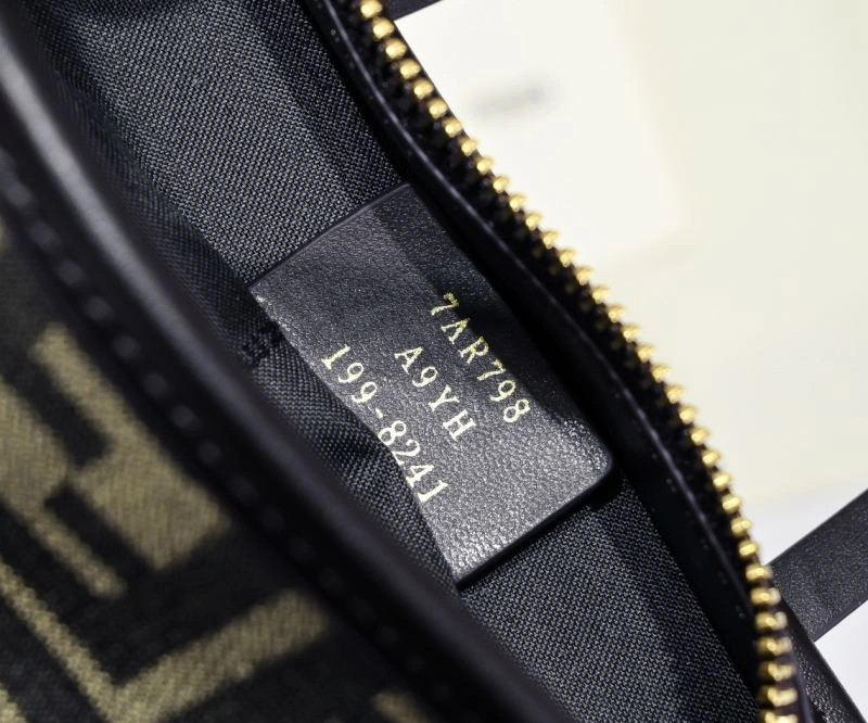 ZipUp Fendi Shopping Bags 85125
