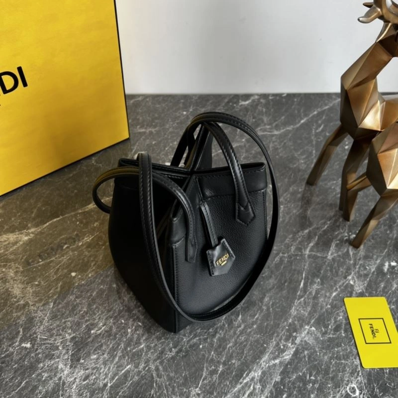 Sporty Fendi Shopping Bags 78290