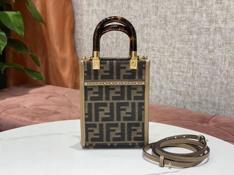 Fendi Shopping Bags ZipUp 78255
