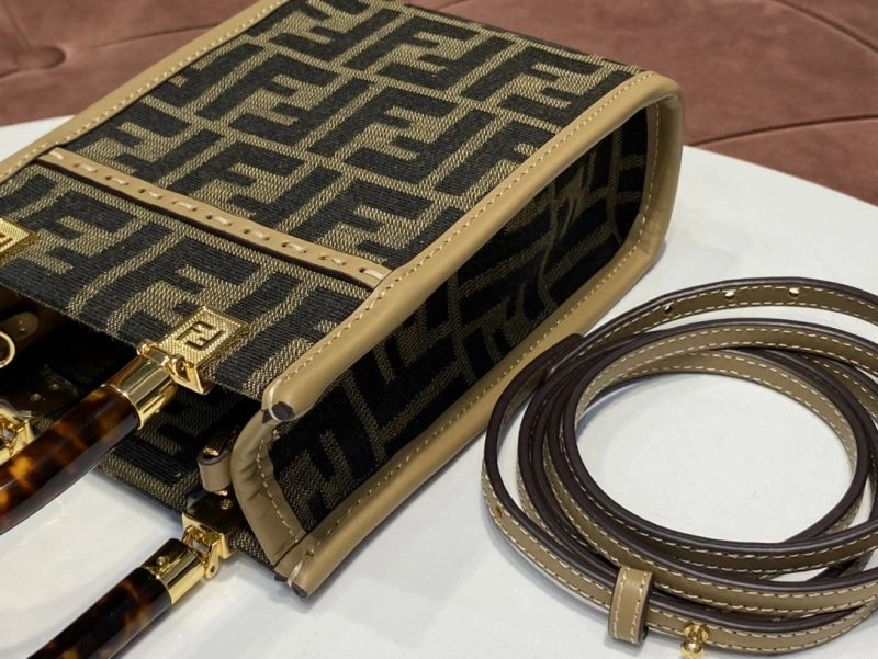 Fendi Shopping Bags ZipUp 78255