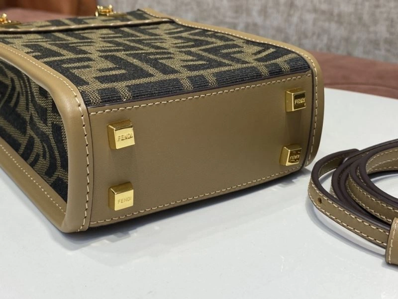 Fendi Shopping Bags ZipUp 78255