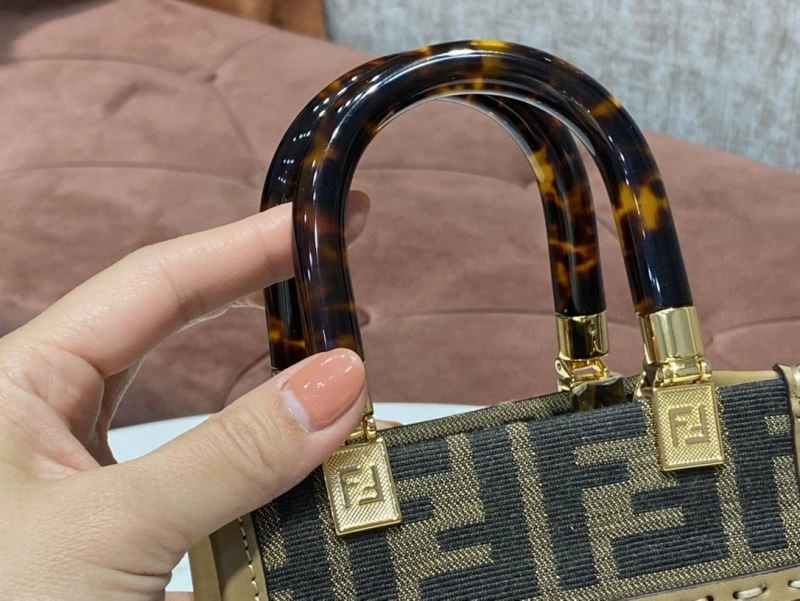 Fendi Shopping Bags ZipUp 78255