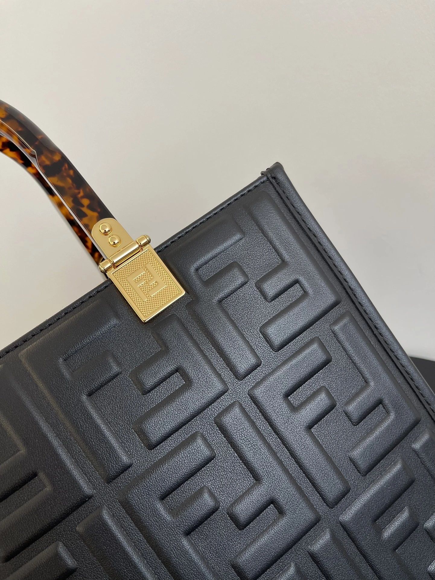 Fendi Shopping Bags Comfortable 76684