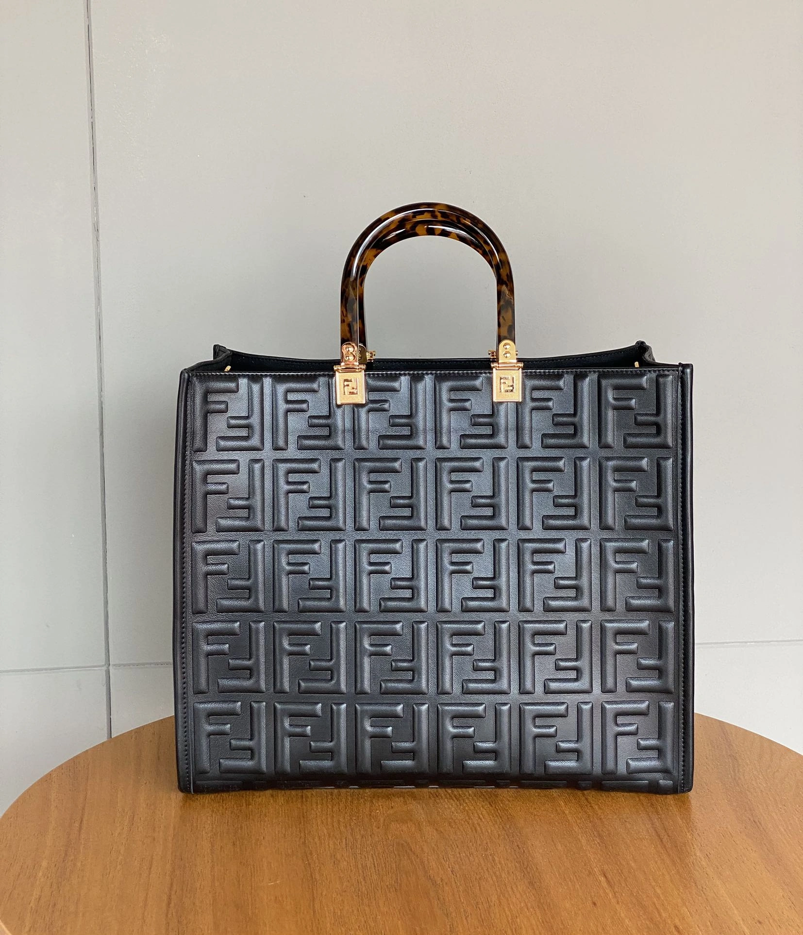 Functional Fendi Shopping Bags 76682