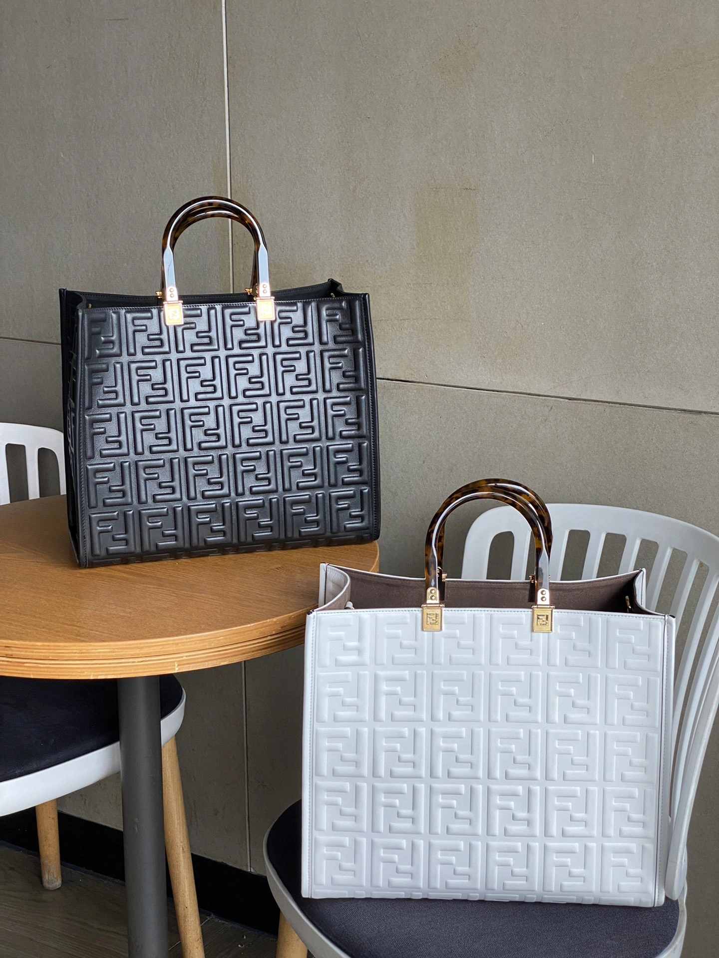 Functional Fendi Shopping Bags 76682