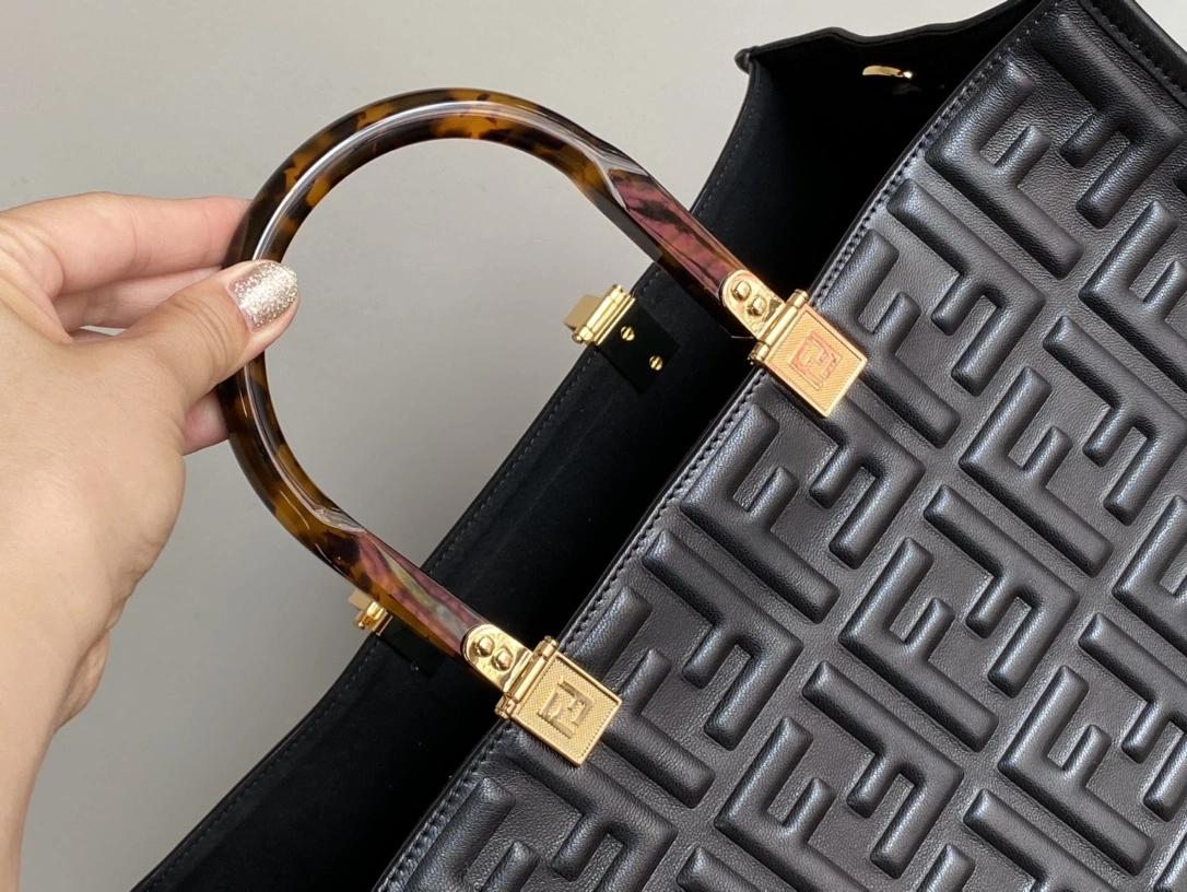 Fendi Shopping Bags Compact 76683