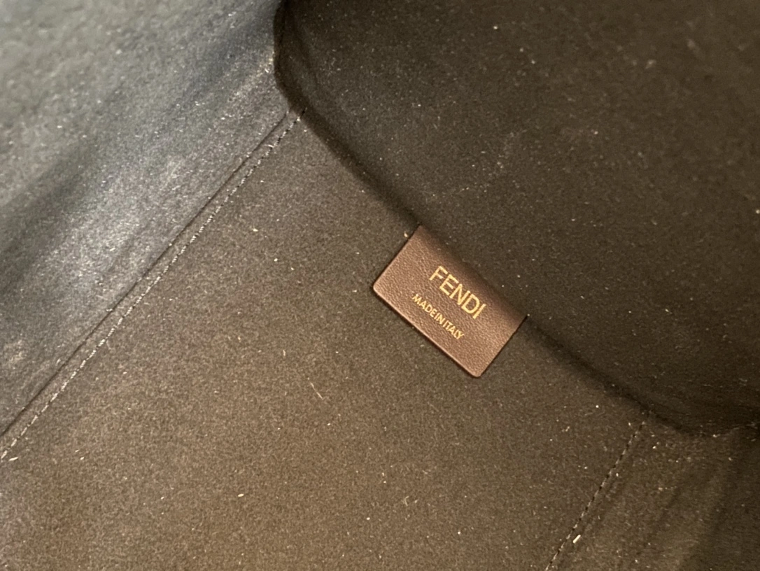 Fendi Shopping Bags Compact 76683