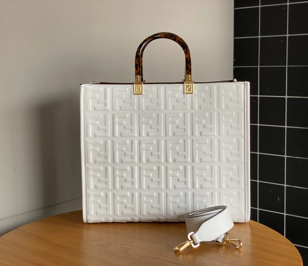Contemporary Fendi Shopping Bags 76681