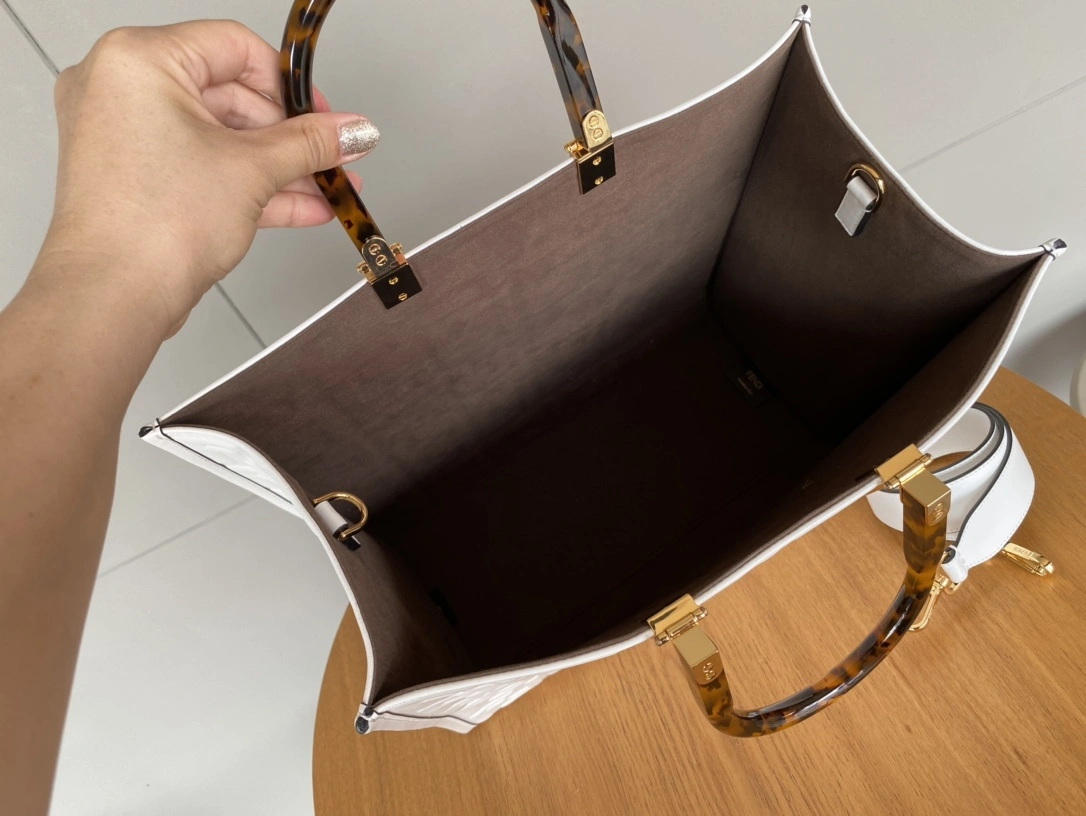 Contemporary Fendi Shopping Bags 76681