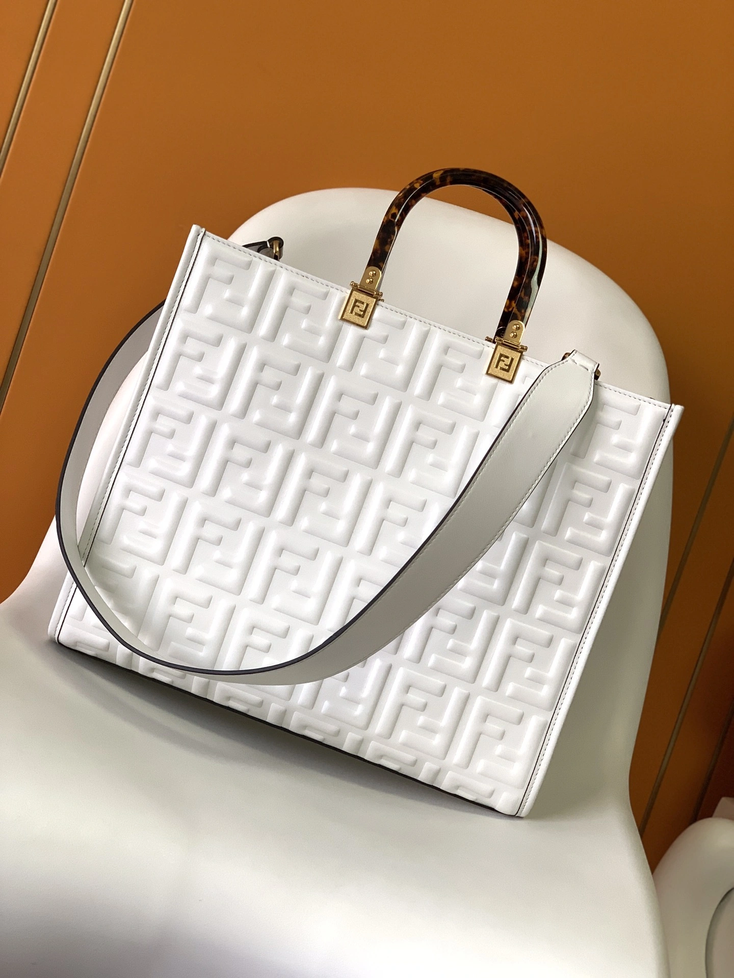 ModernLook Fendi Shopping Bags 76678