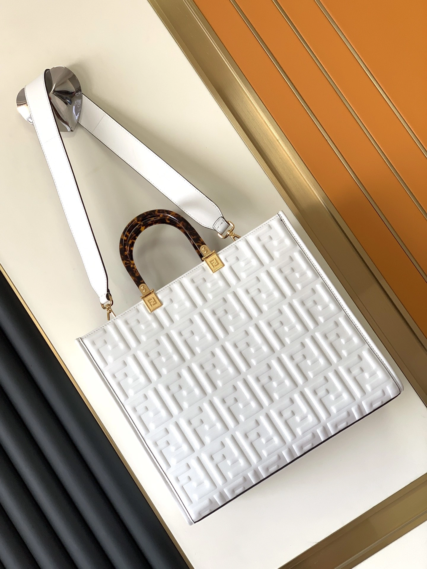 ModernLook Fendi Shopping Bags 76678