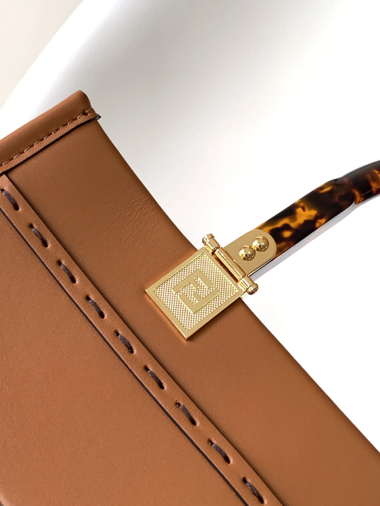 Vibrant Fendi Shopping Bags 76657
