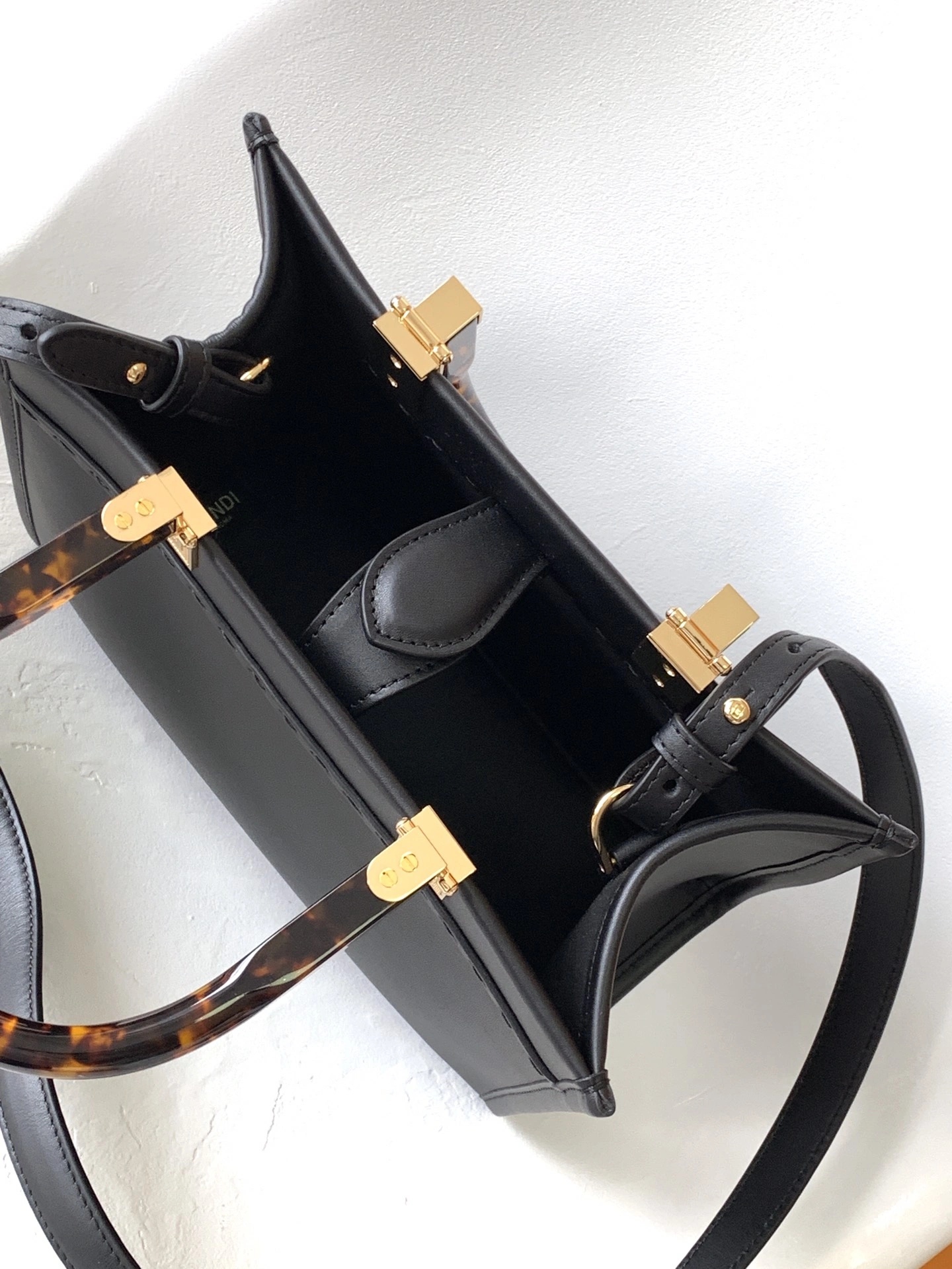 Fendi Shopping Bags Elegant 76660