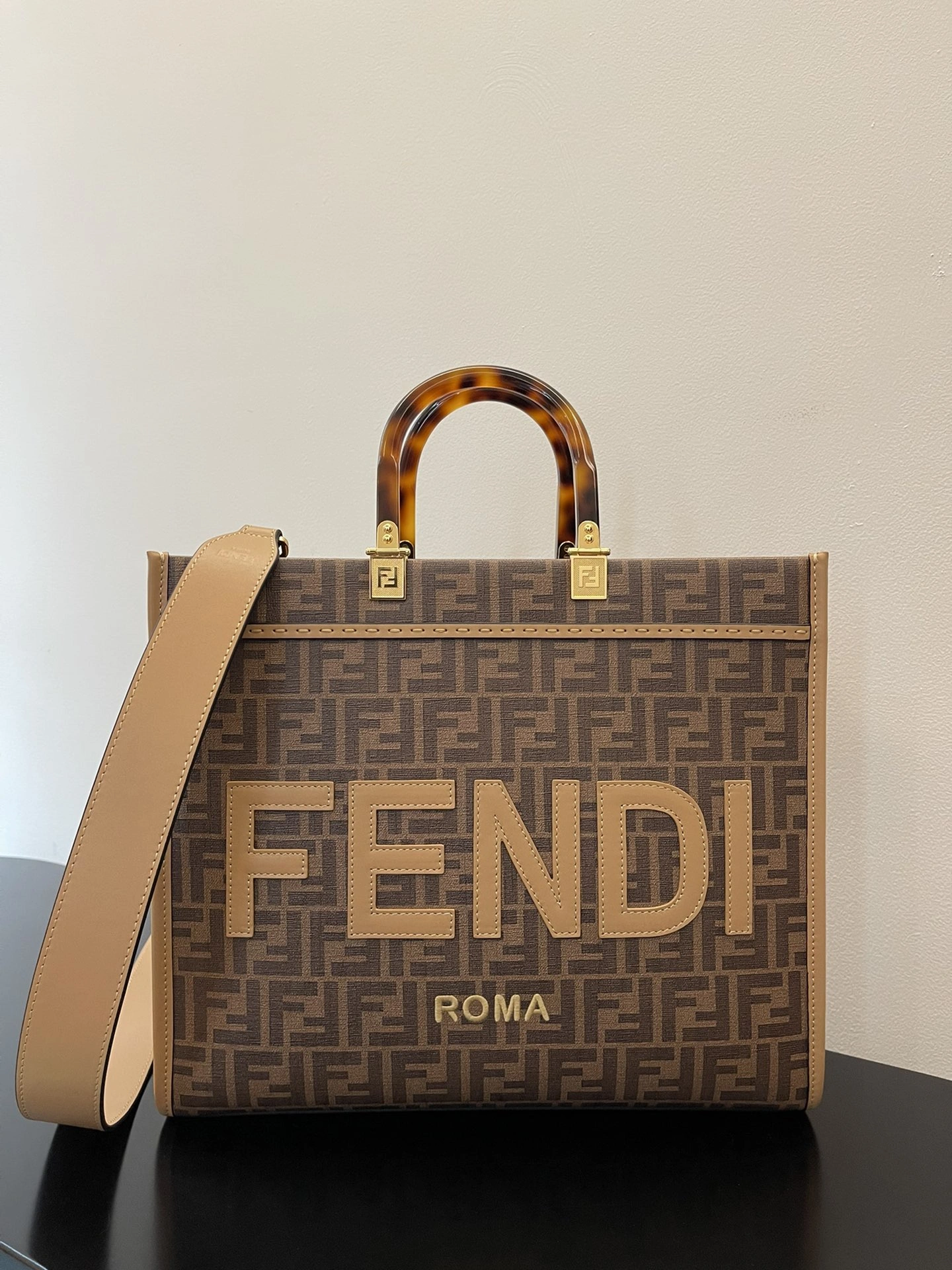 RelaxedFit Fendi Shopping Bags 76673
