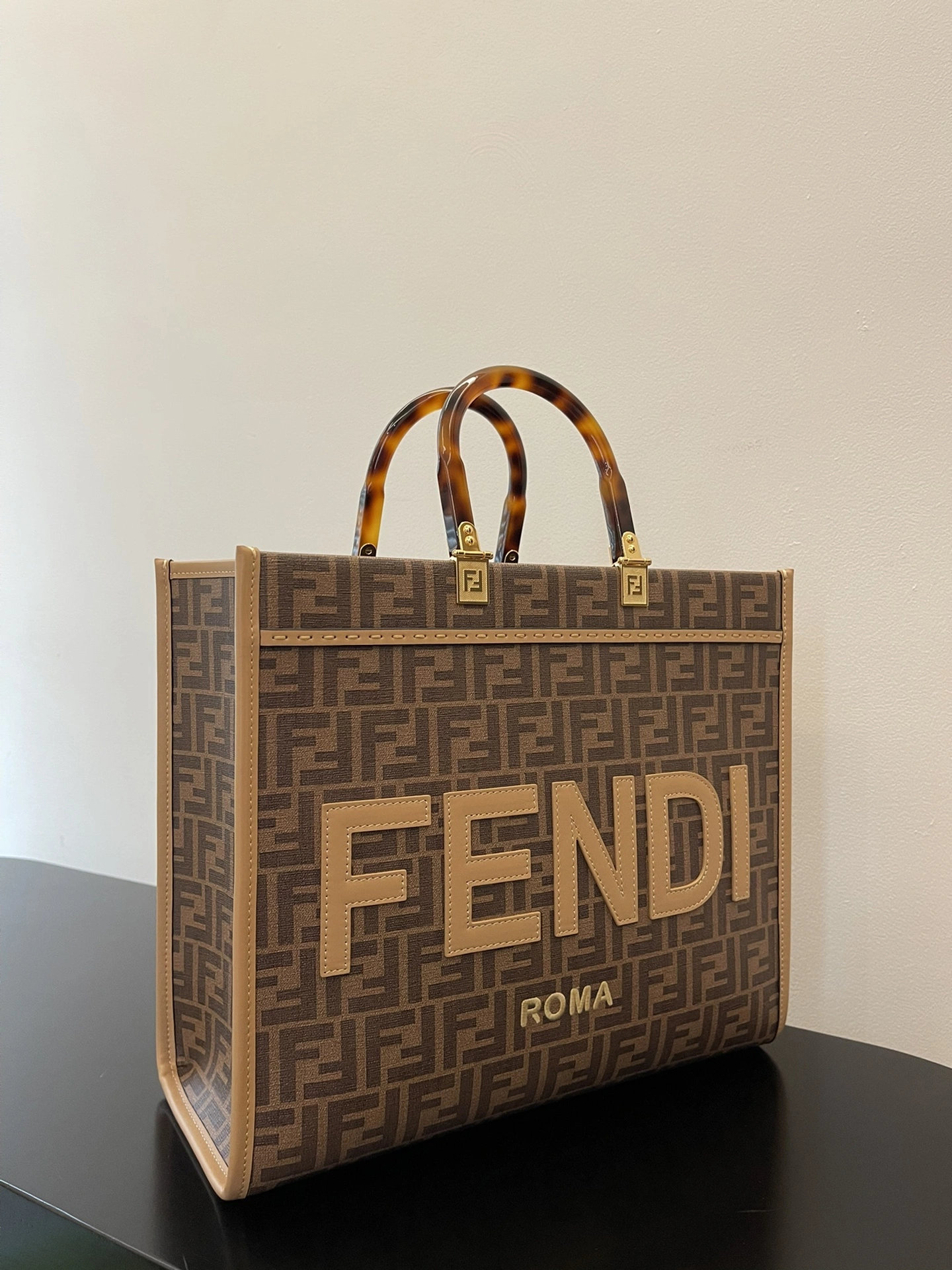 RelaxedFit Fendi Shopping Bags 76673
