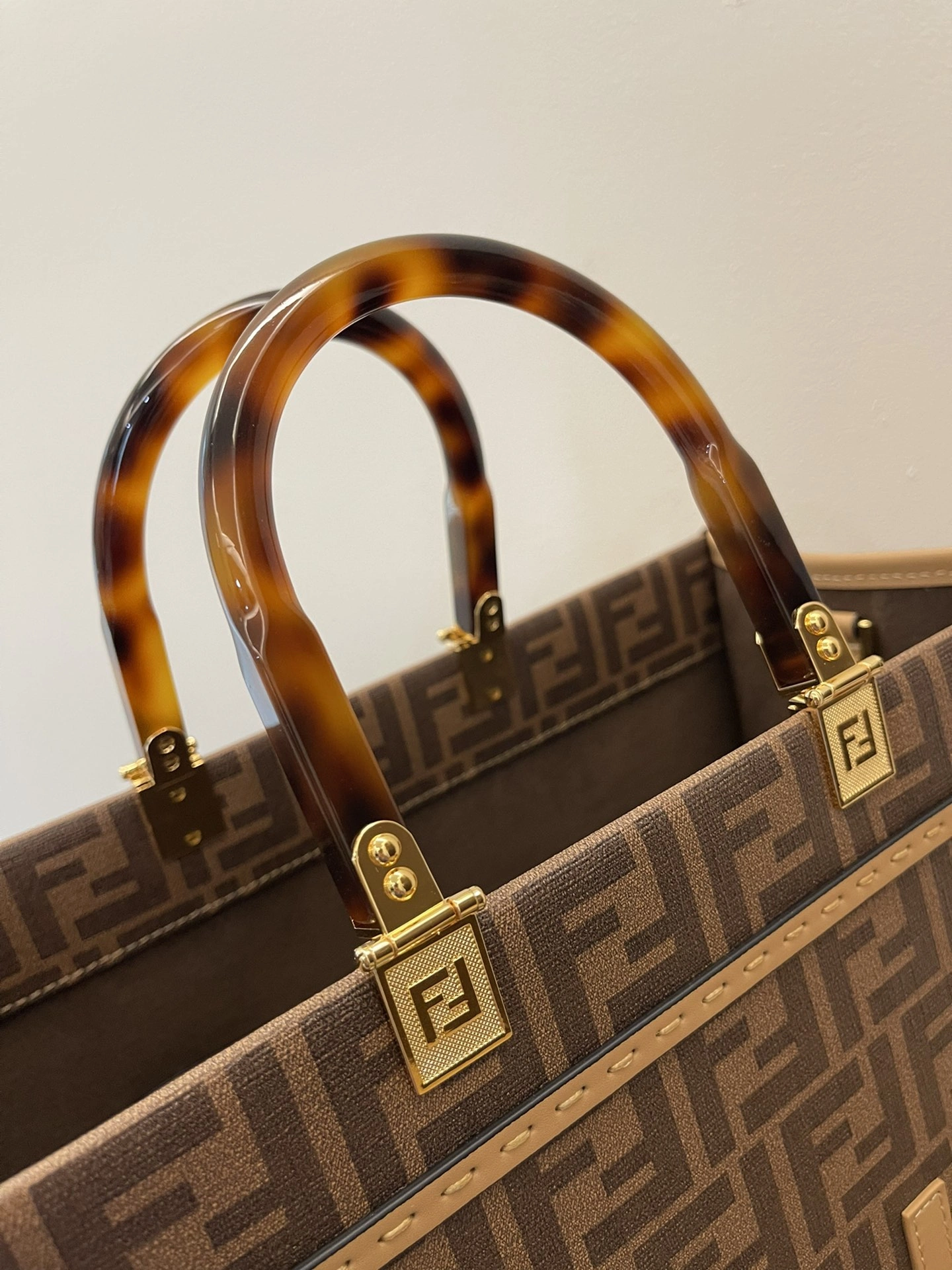 RelaxedFit Fendi Shopping Bags 76673