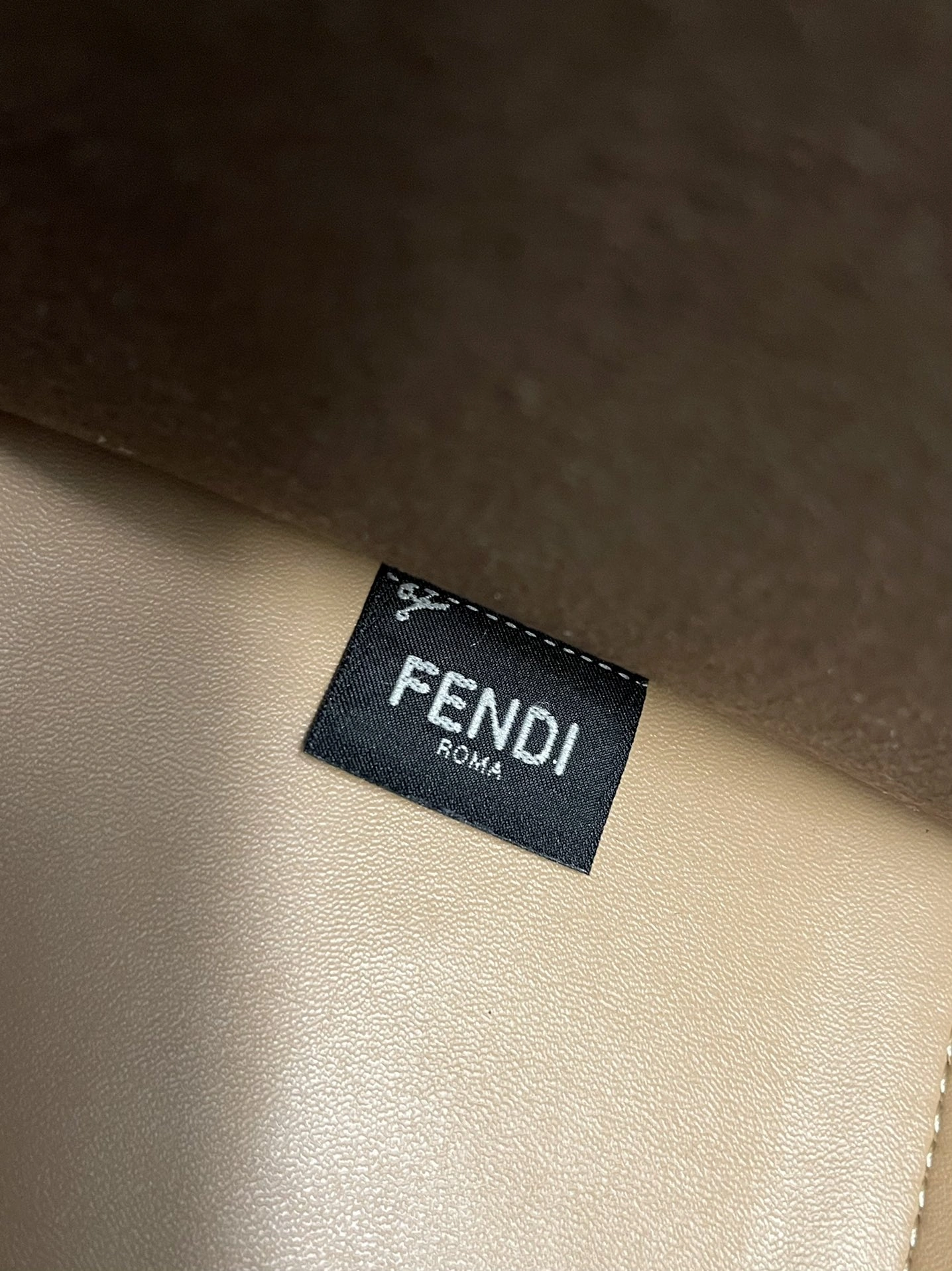 RelaxedFit Fendi Shopping Bags 76673