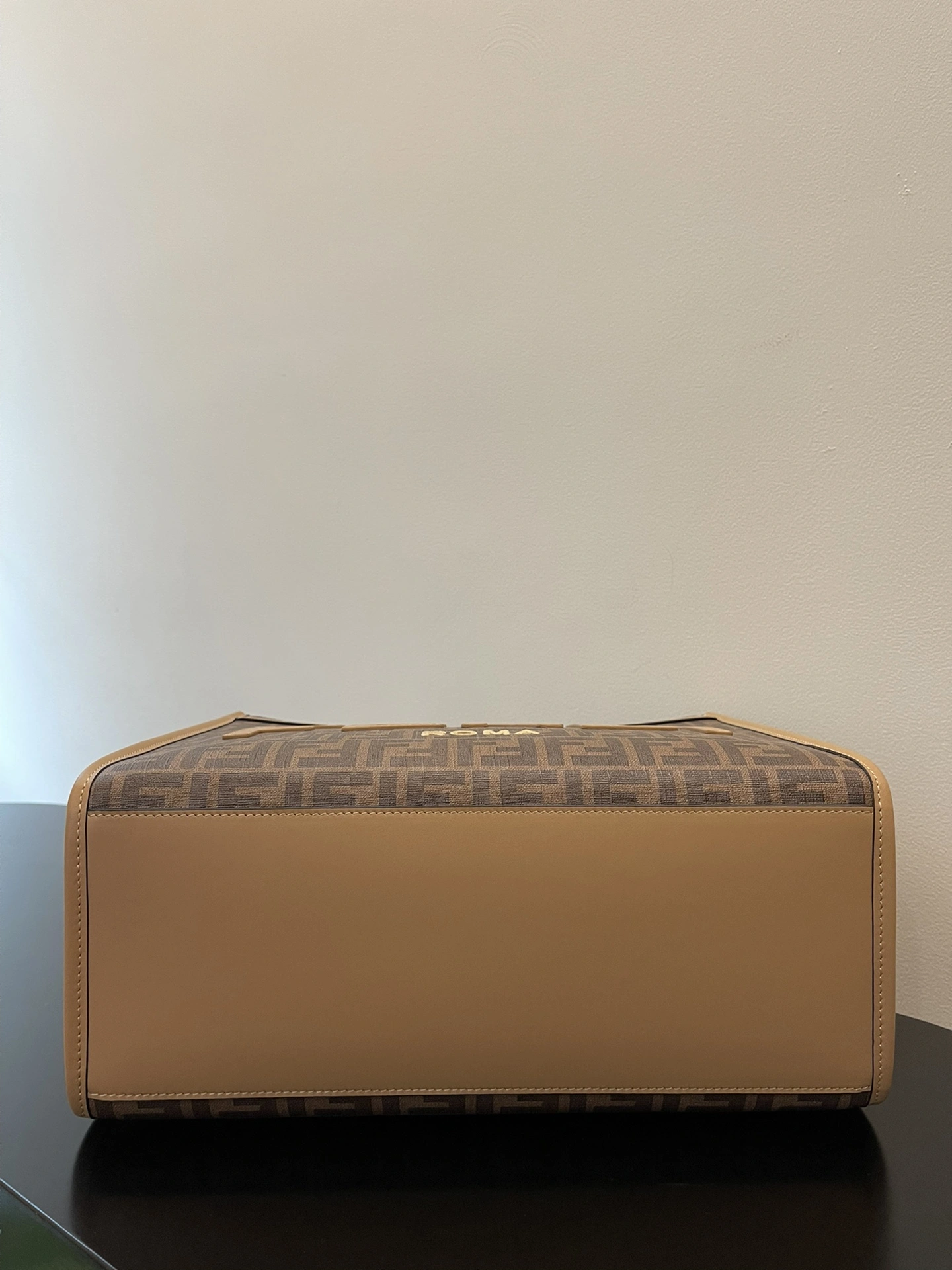 RelaxedFit Fendi Shopping Bags 76673