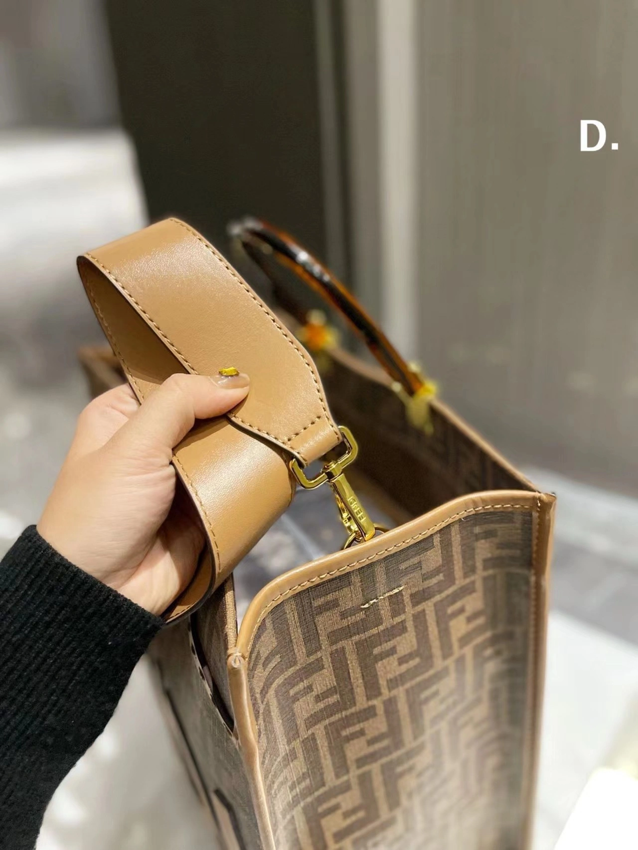 Compact Fendi Shopping Bags 76666