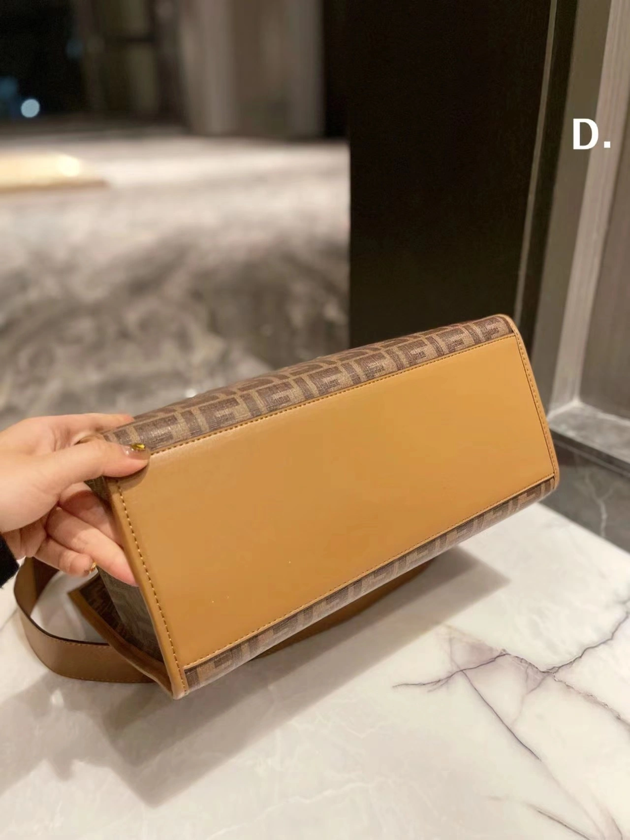Compact Fendi Shopping Bags 76666