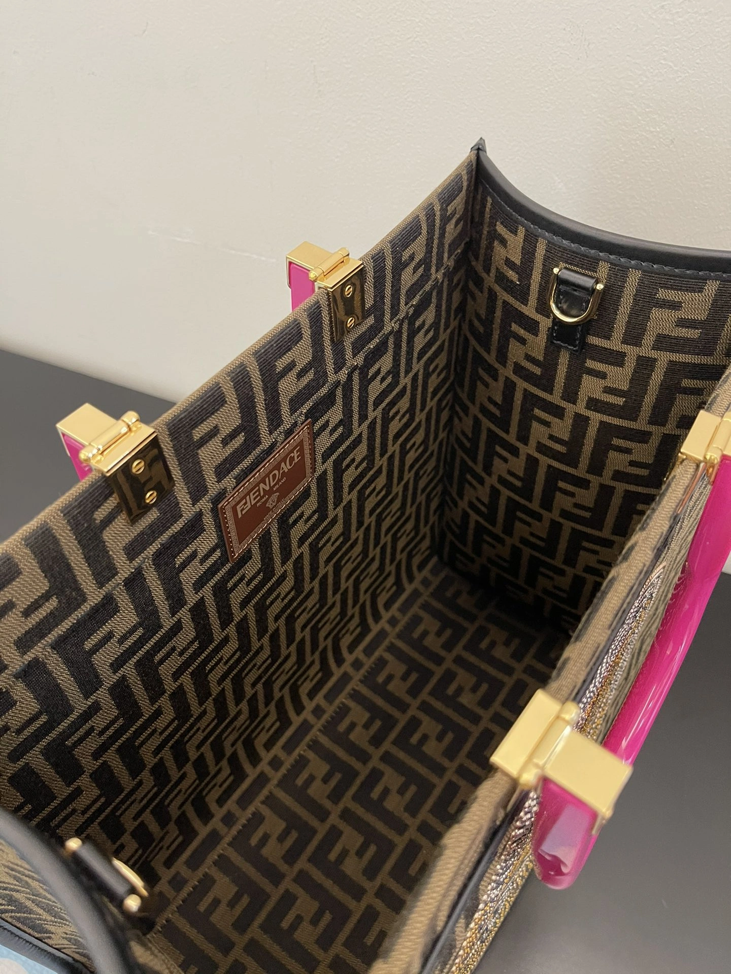 SunProtective Fendi Shopping Bags 76661
