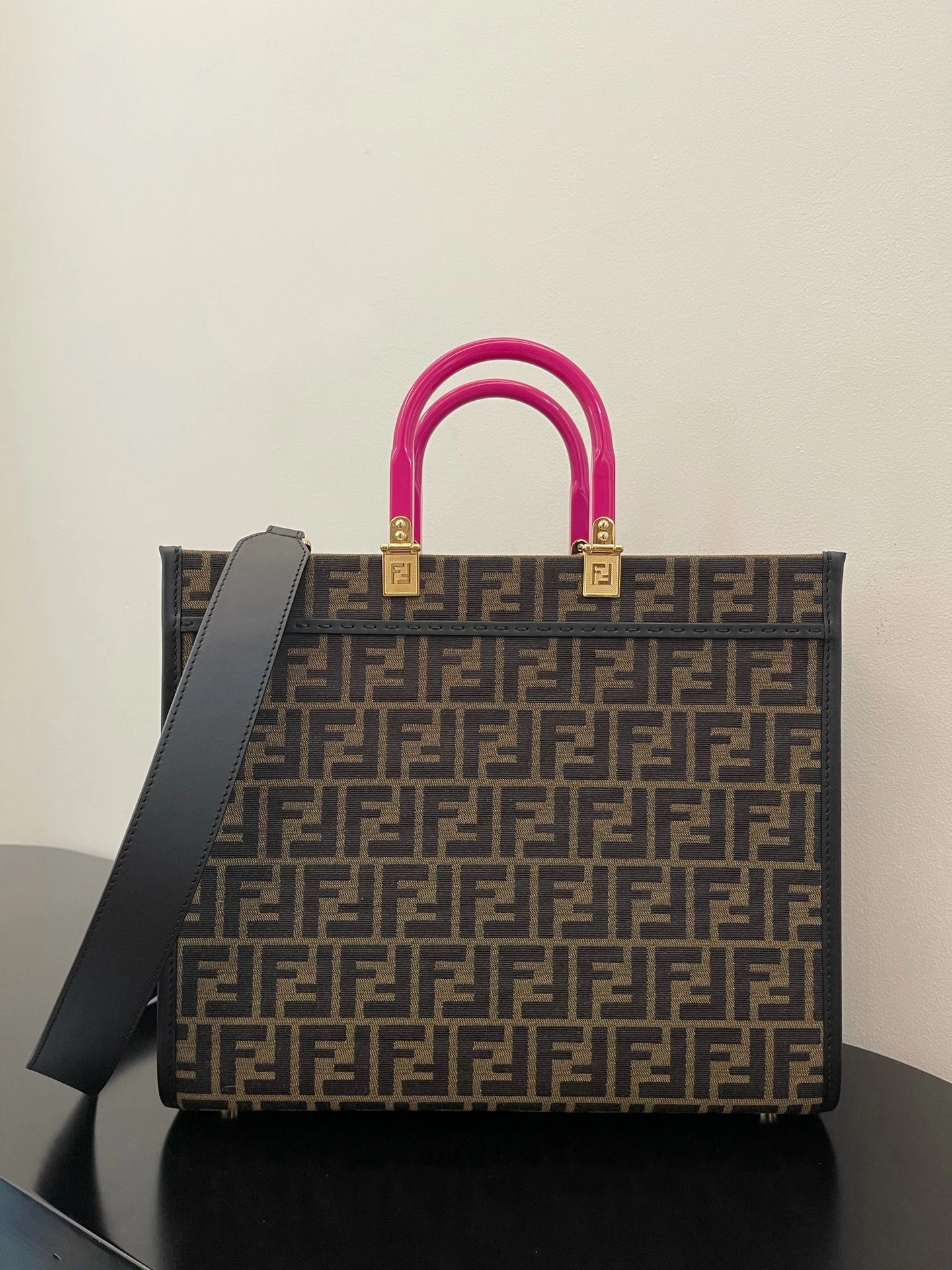 SunProtective Fendi Shopping Bags 76661