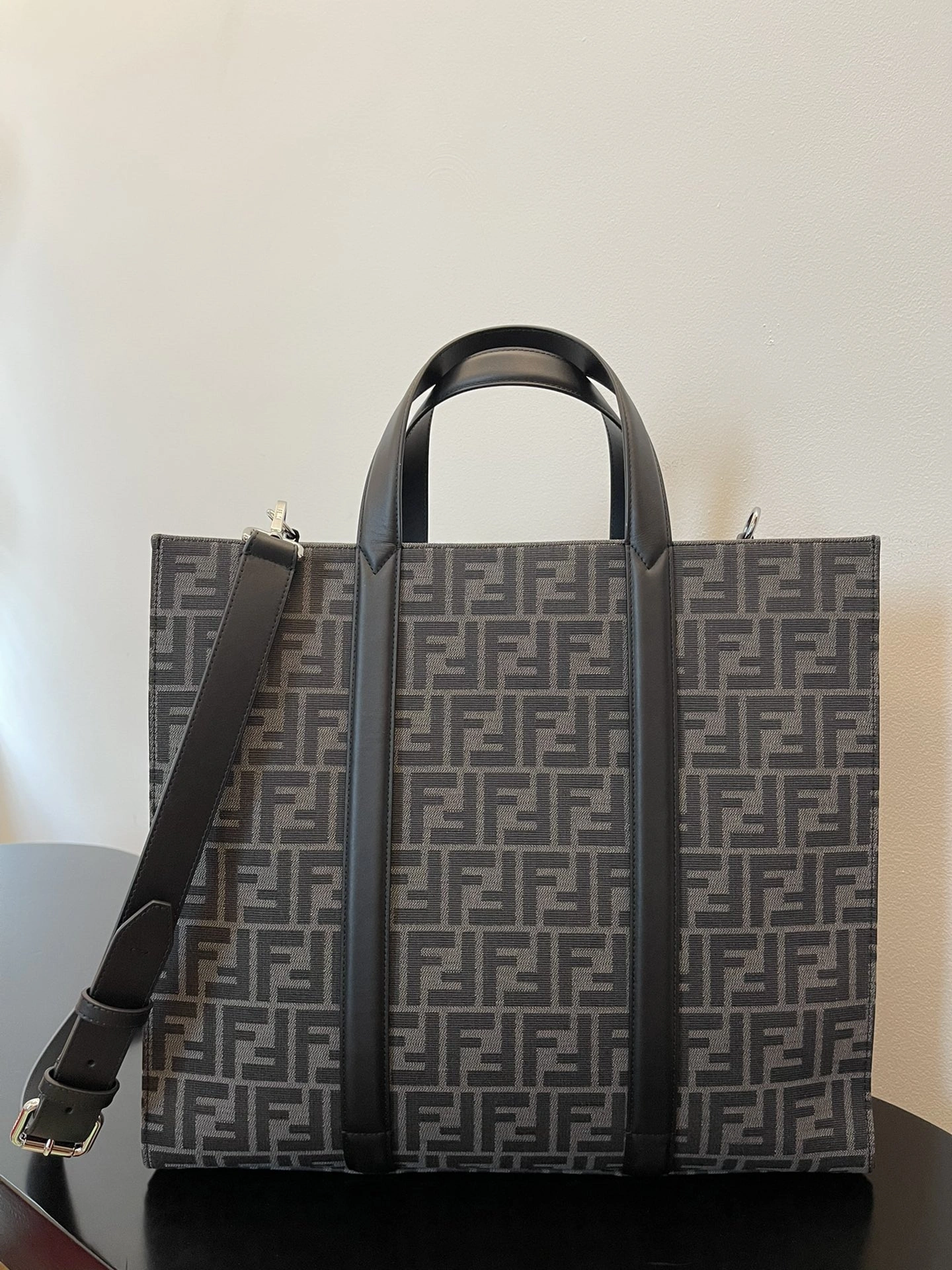 Fendi Shopping Bags Contemporary 76658