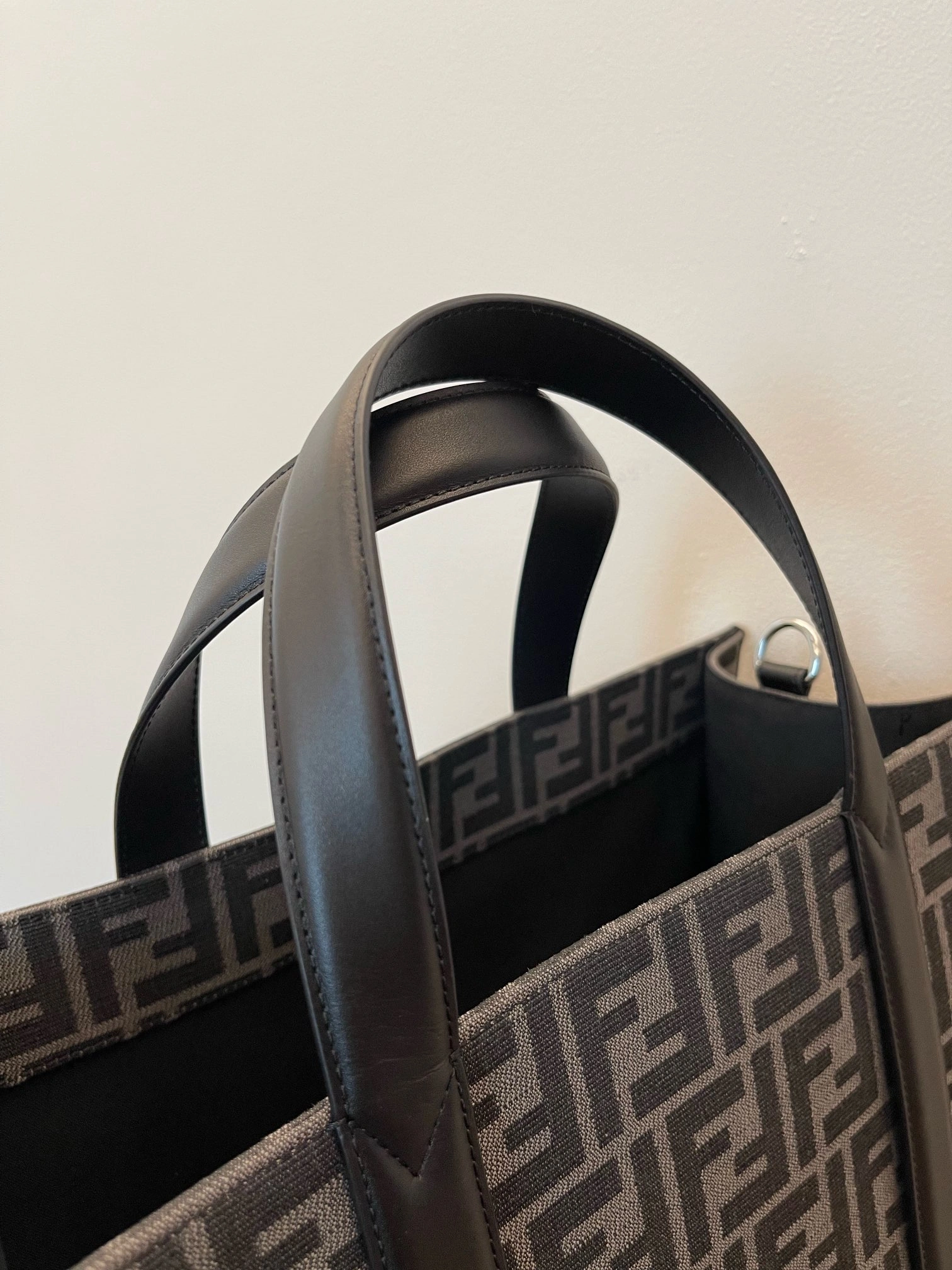 Fendi Shopping Bags Contemporary 76658