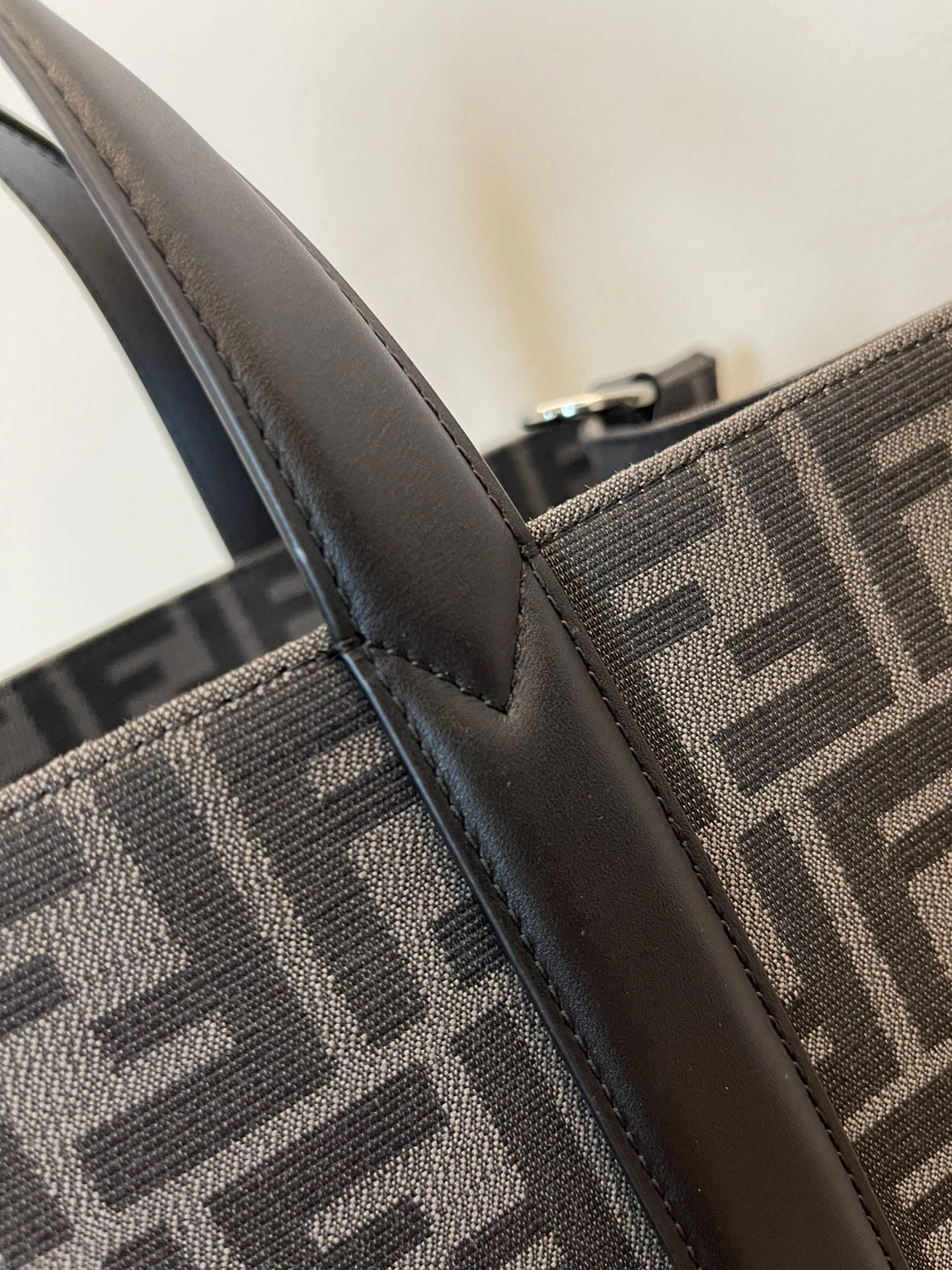 Fendi Shopping Bags Contemporary 76658