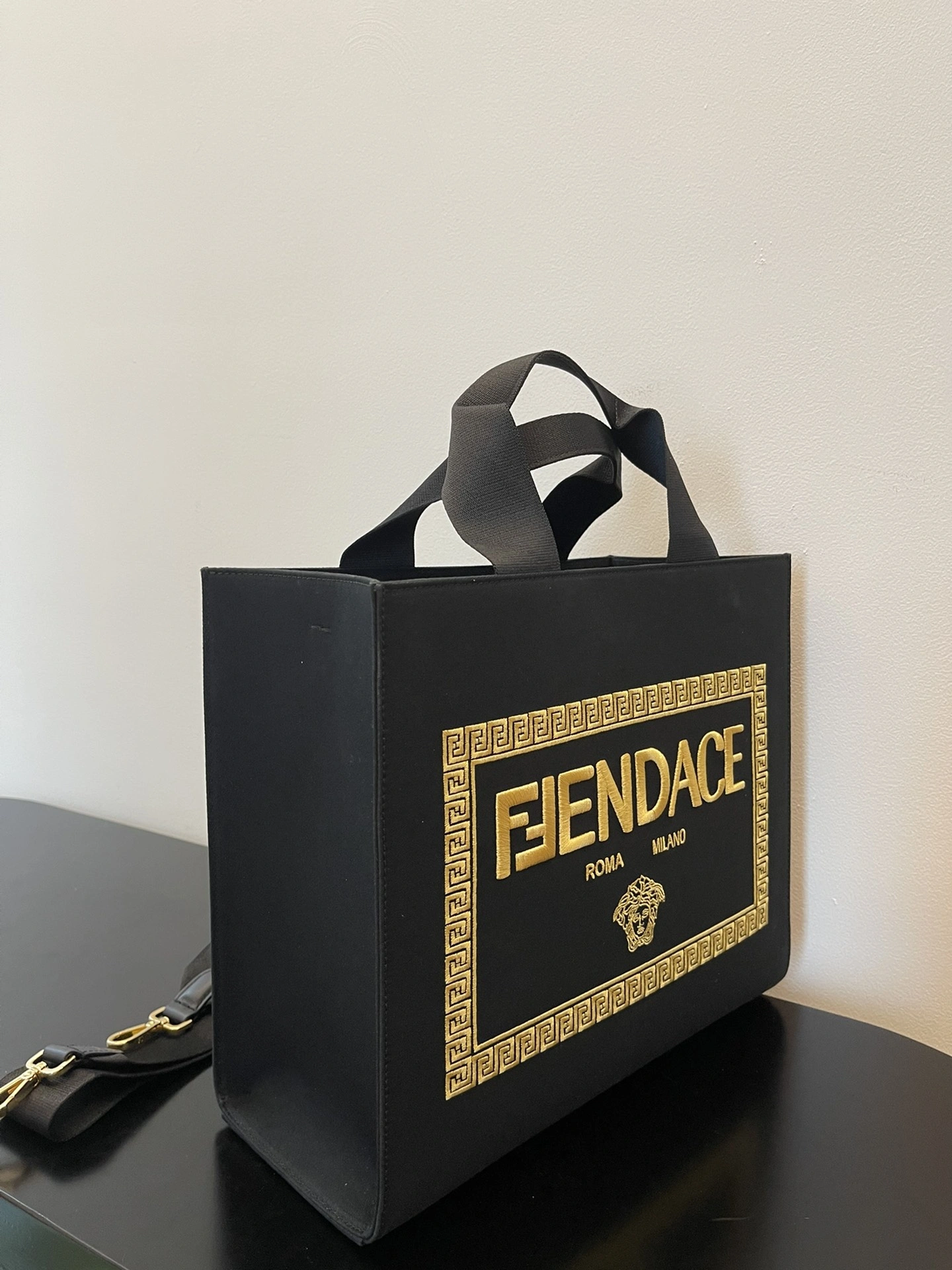 Fendi Shopping Bags Casual 76674
