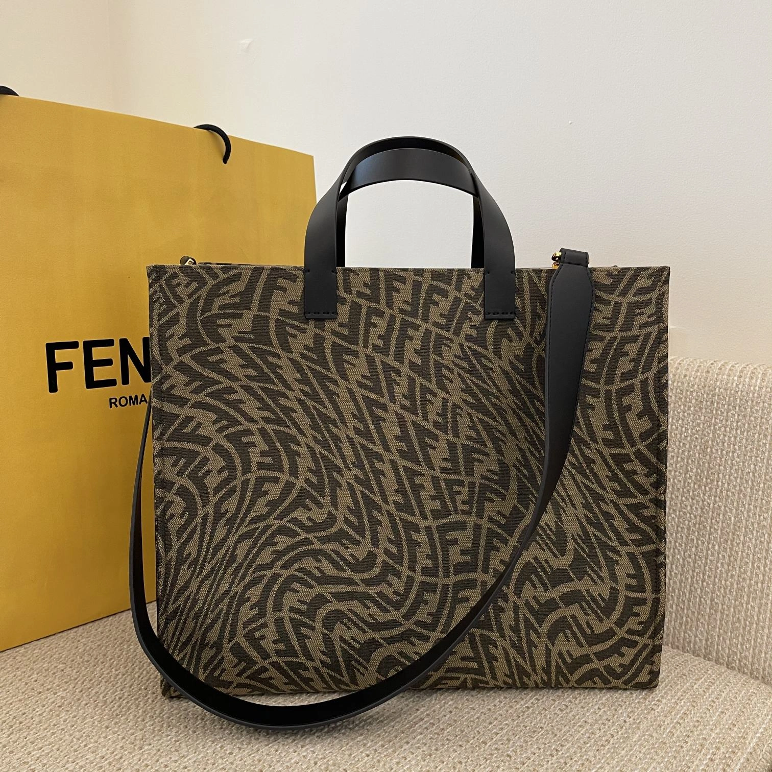 Popular Fendi Shopping Bags 76664
