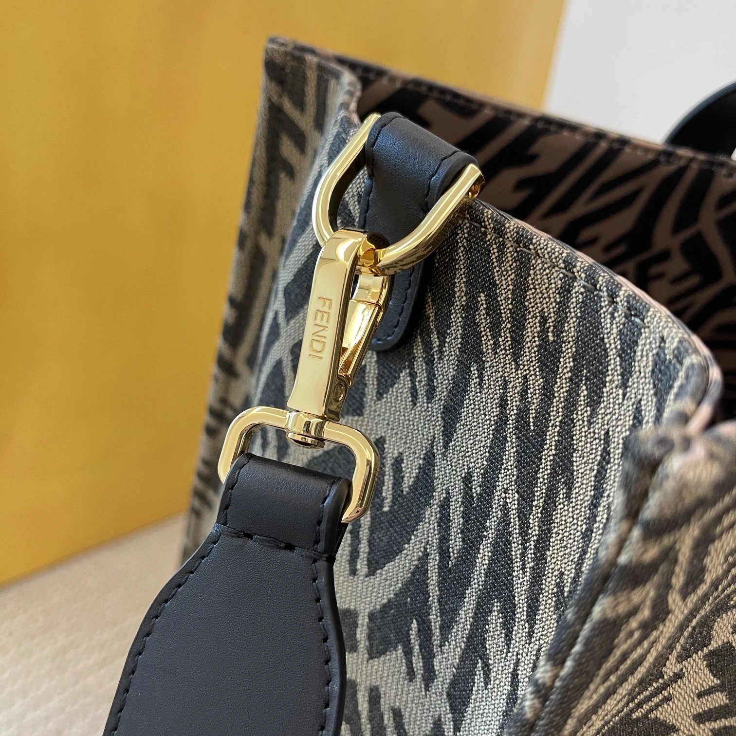 Popular Fendi Shopping Bags 76664