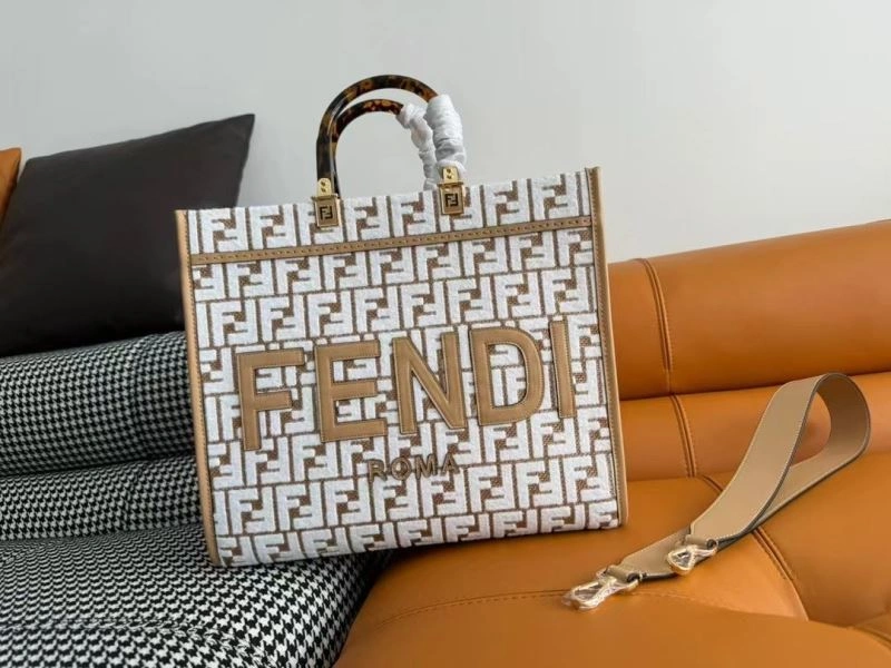 Fendi Shopping Bags Lightweight 72806