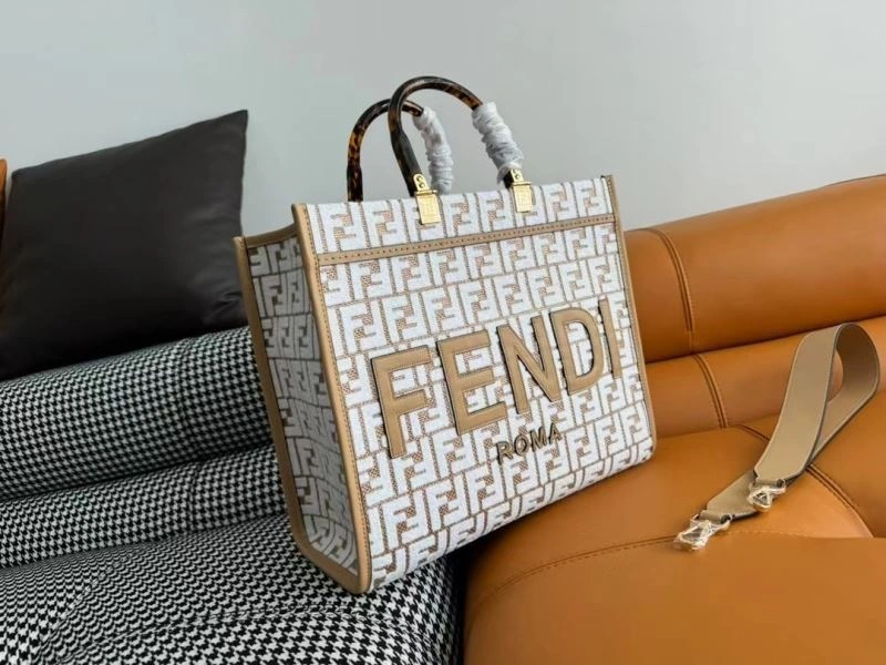 Fendi Shopping Bags Lightweight 72806