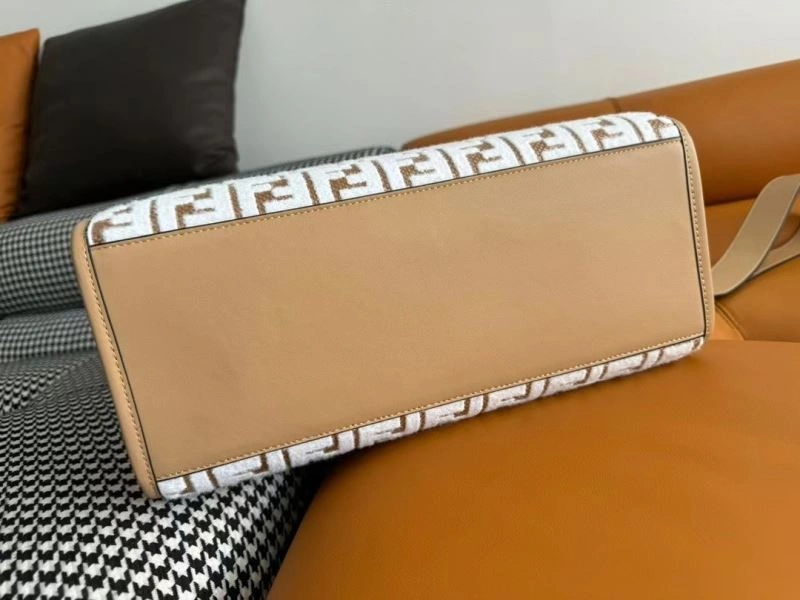Fendi Shopping Bags Lightweight 72806