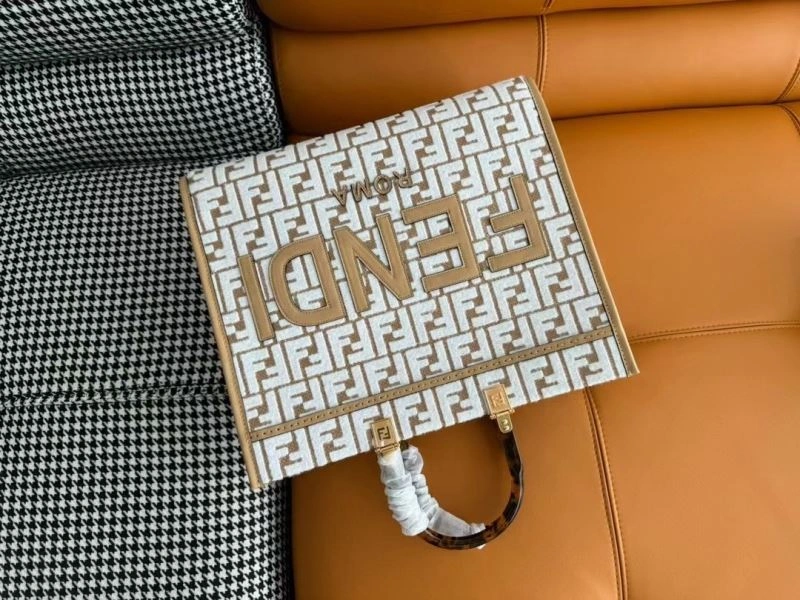 Fendi Shopping Bags Lightweight 72806