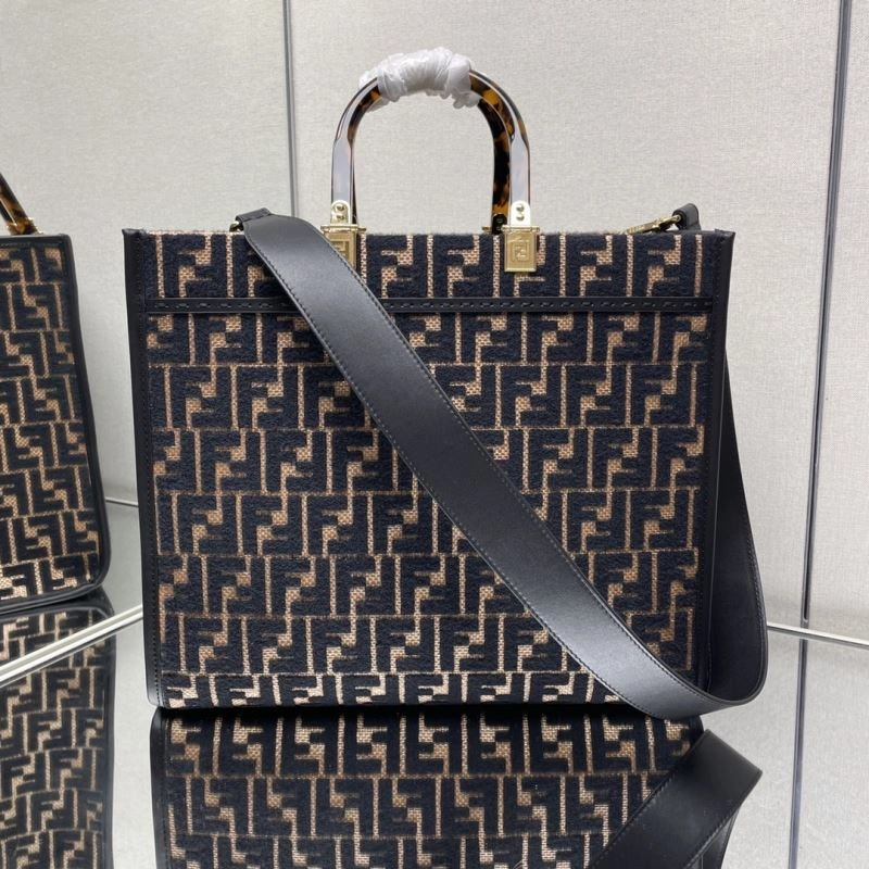 Fendi Shopping Bags Lightweight 72764