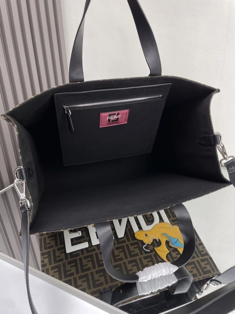 Effortless Fendi Shopping Bags 72732