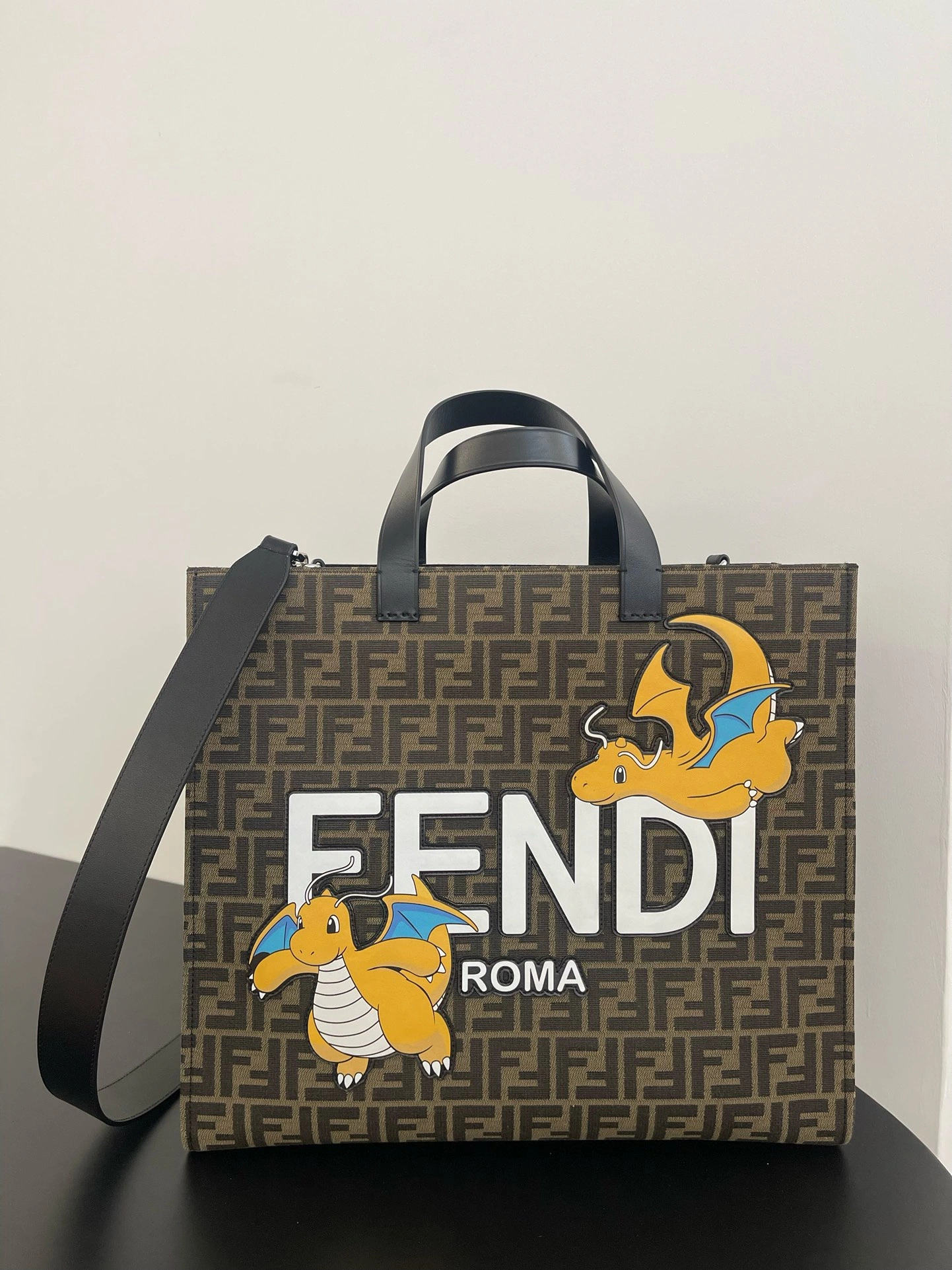 Unisex Fendi Shopping Bags 69665