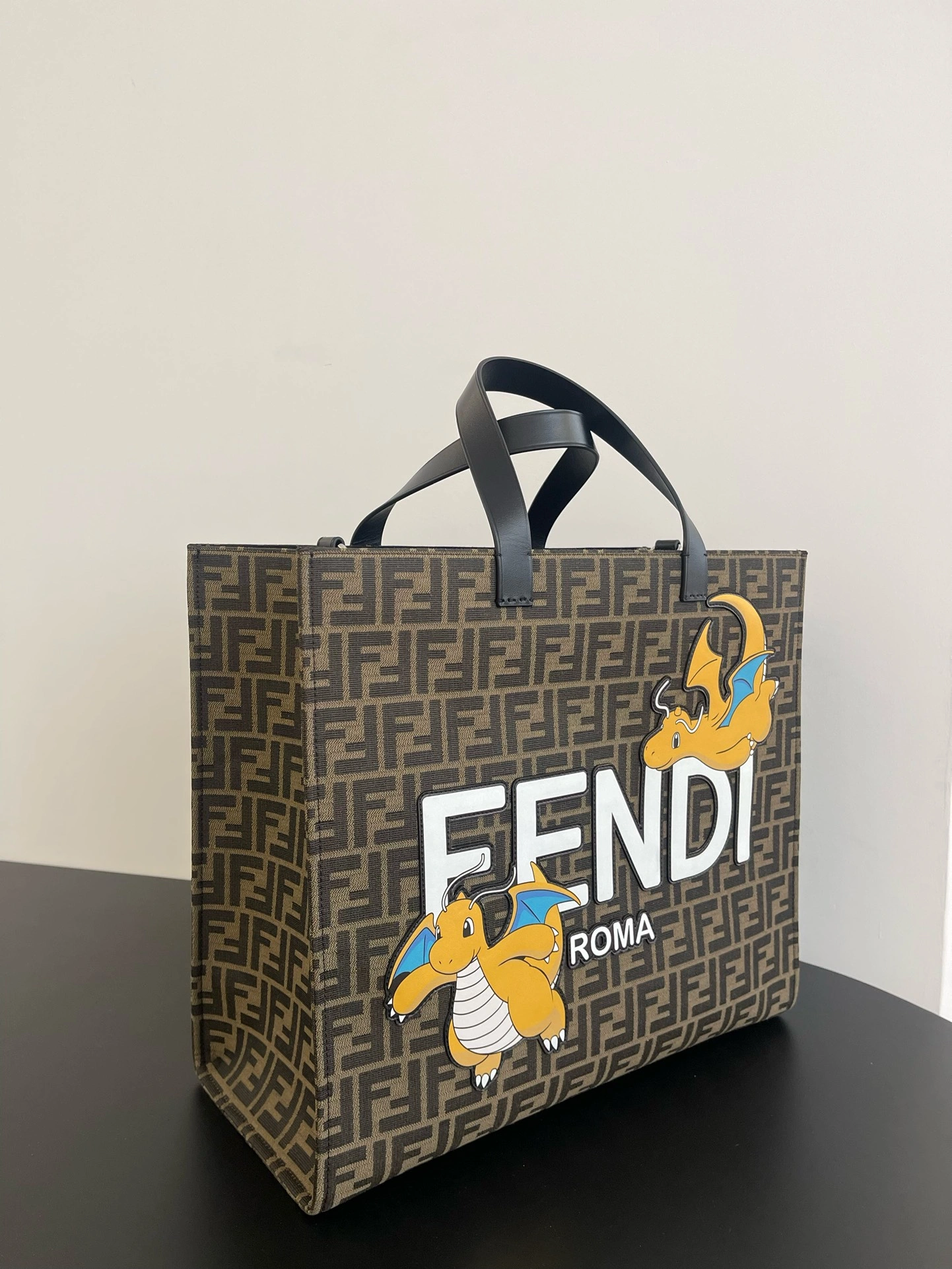 Unisex Fendi Shopping Bags 69665