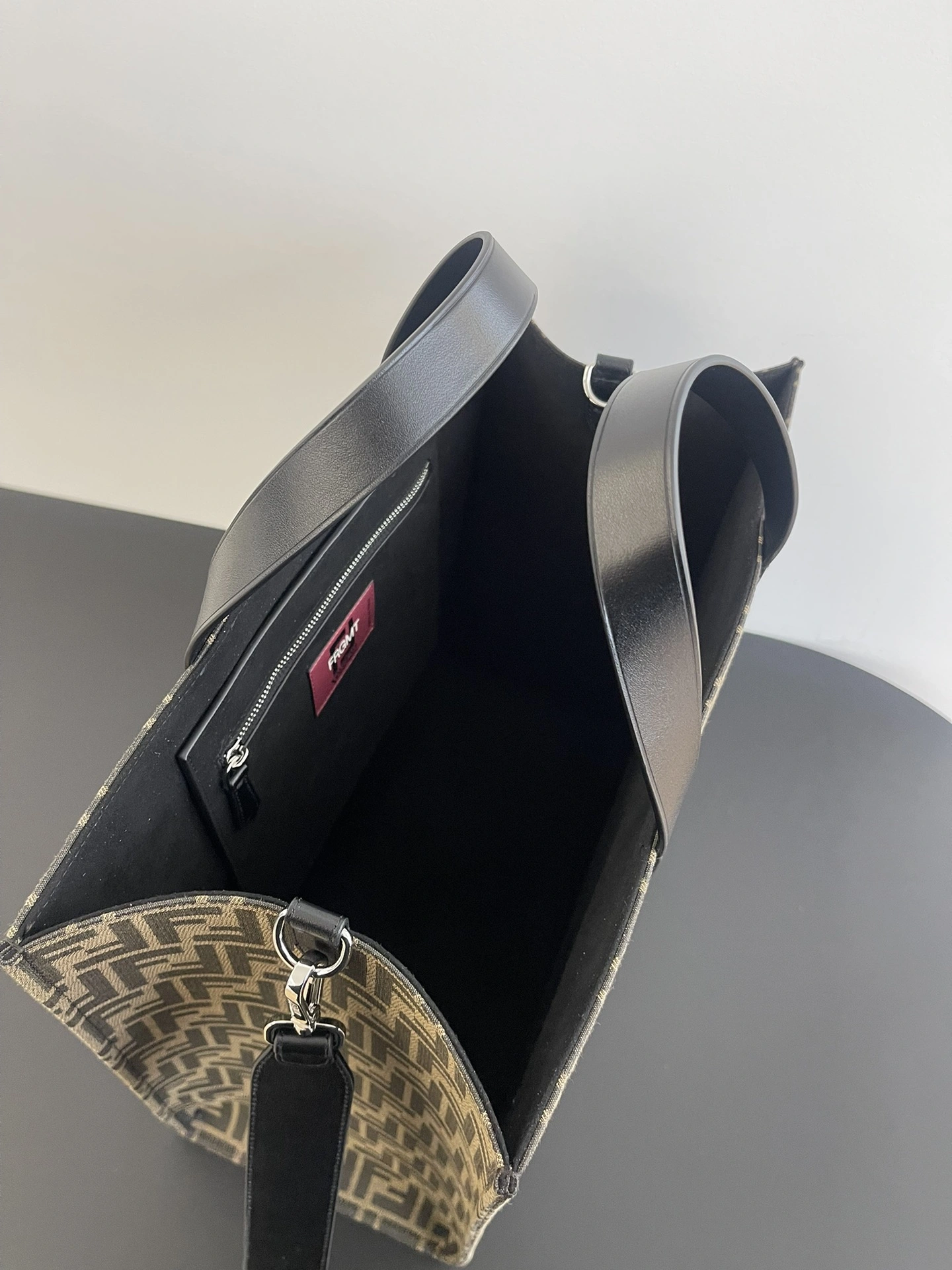 Unisex Fendi Shopping Bags 69665