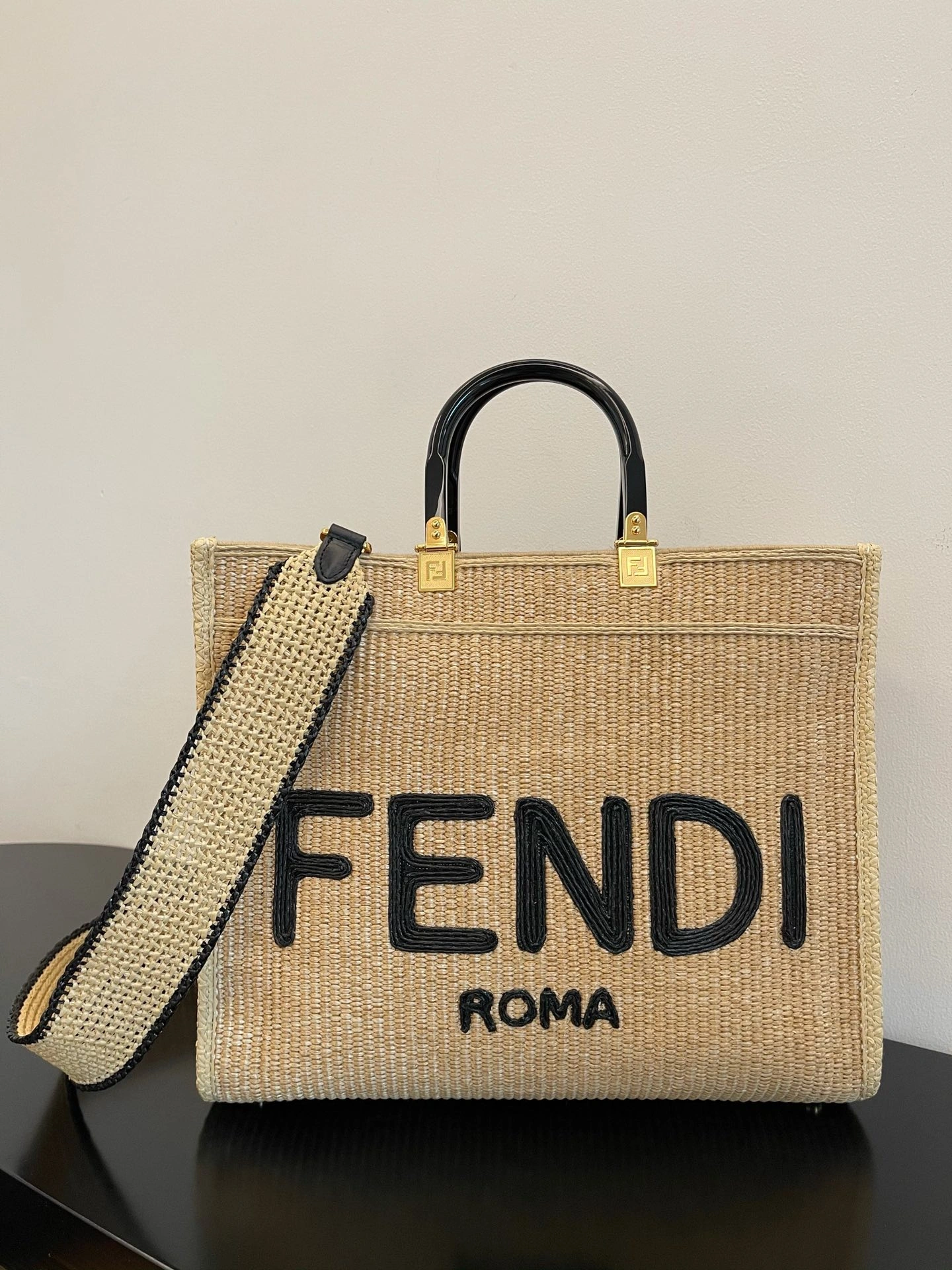 Minimalist Fendi Shopping Bags 69656